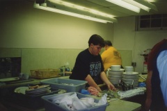 danielbooneleoclub-helpingthe-amitytwplionsclub-1998-annuallionsclubbeefsupper050