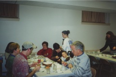 danielbooneleoclub-helpingthe-amitytwplionsclub-1998-annuallionsclubbeefsupper060