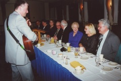 mark-james-on-guitar-govenor-chuck-earnshaw-next-to-presidents